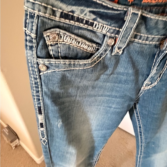 Rock Revival Distressed Blue Embroidered Back Pocket Jeans “Elena” skinny - Picture 15 of 16